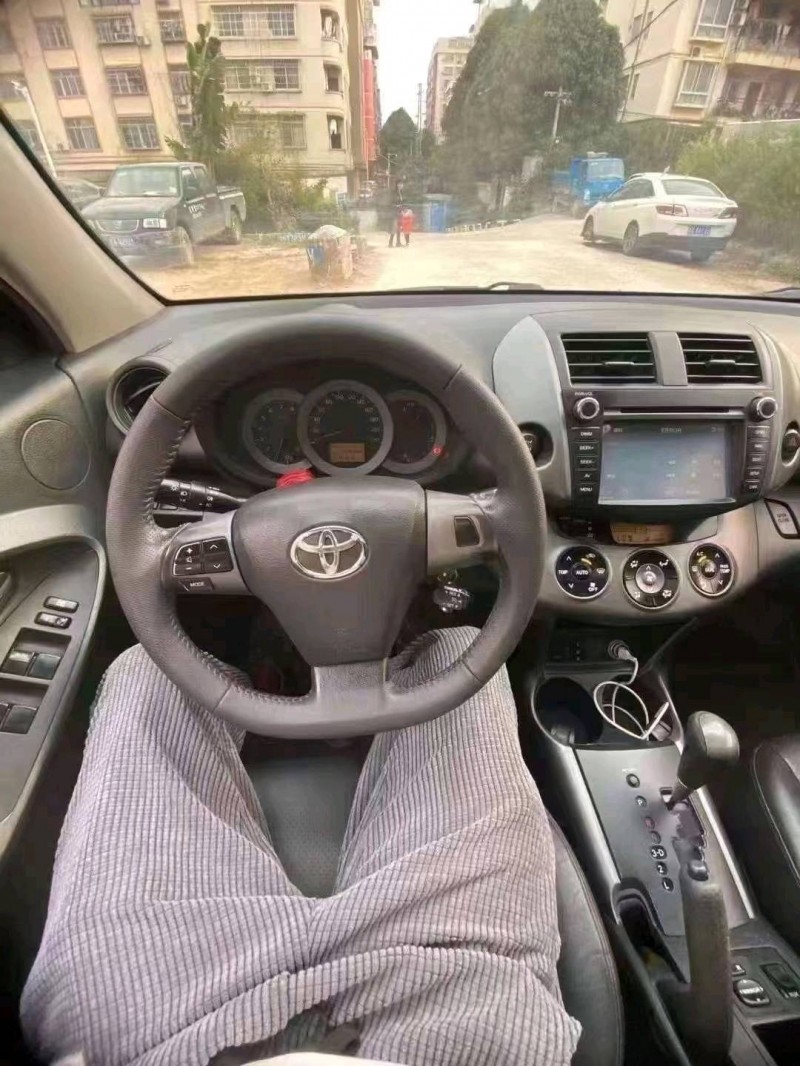 防城港13年豐田RAV47