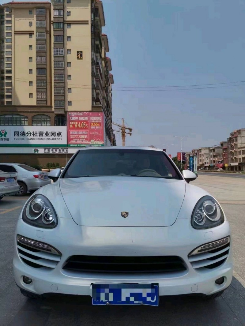 河池12年保時捷卡宴1