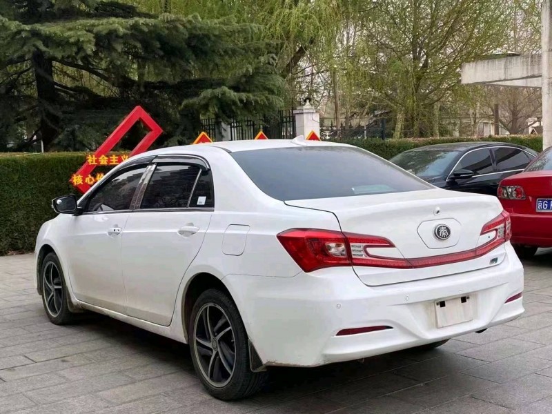 延安14年比亞迪秦3