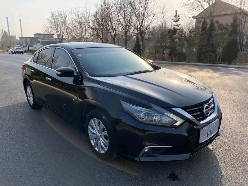 東營17年日產天籟3