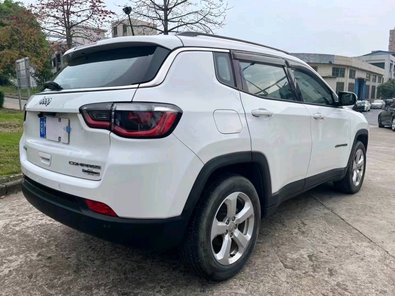 江門17年Jeep指南者9