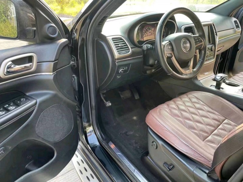 宜昌14年Jeep大切諾基4
