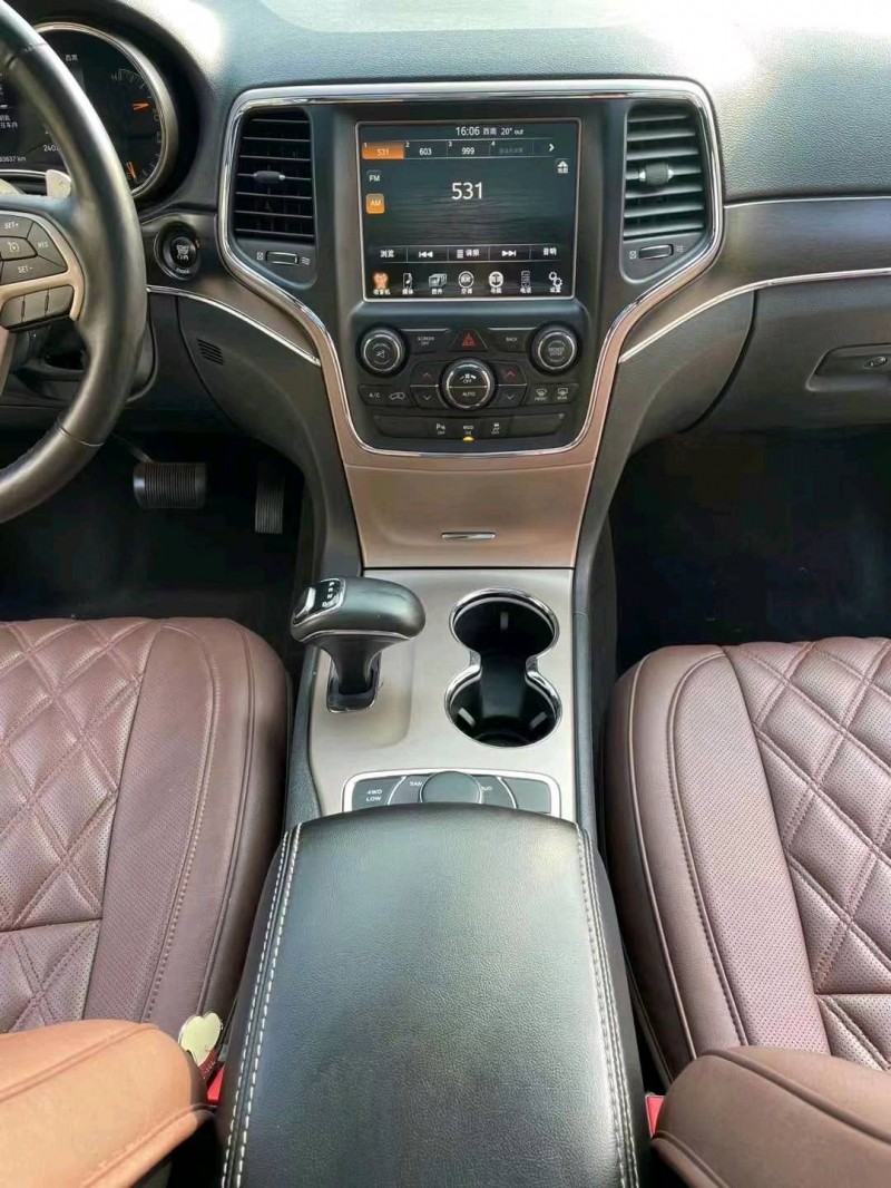 宜昌14年Jeep大切諾基8