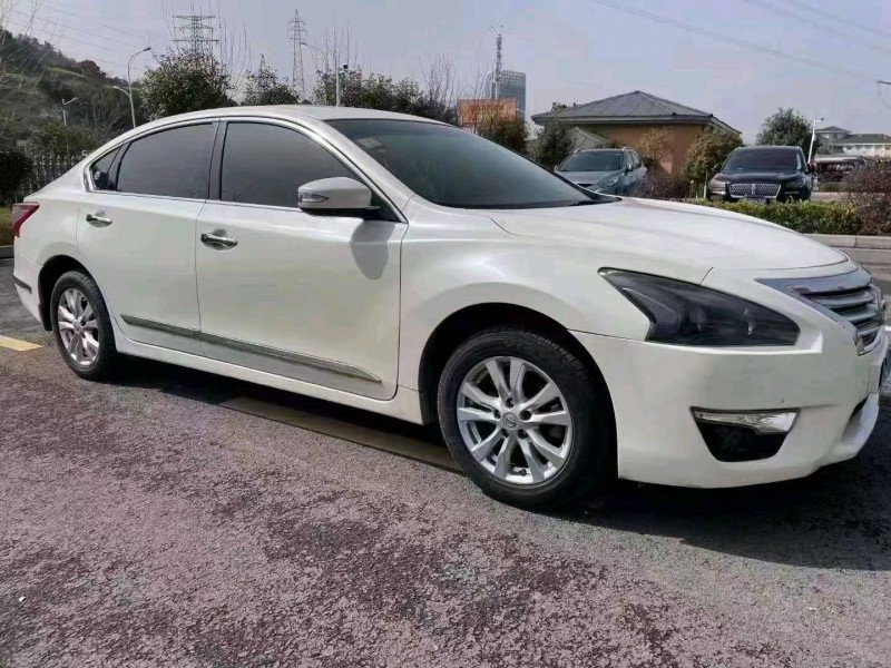 宜昌14年日產天籟7