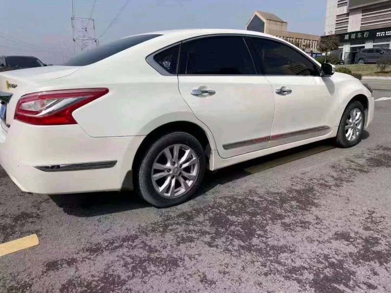 宜昌14年日產天籟2