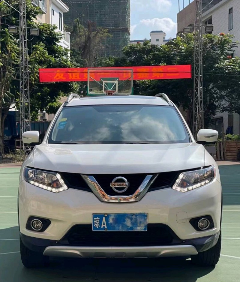 瓊海16年日產奇駿1