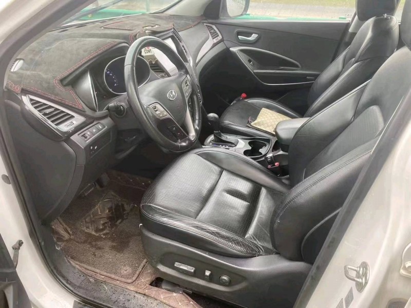 北京14年现代新胜达5