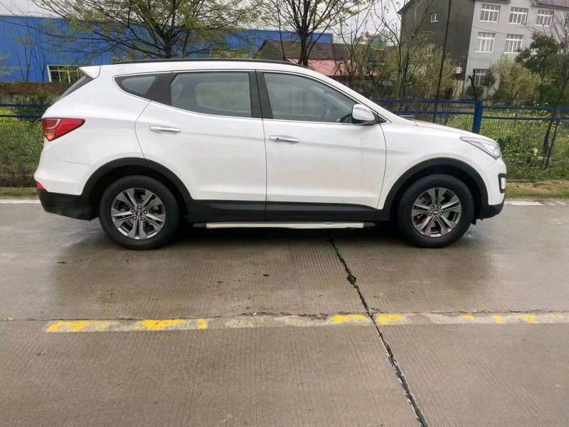 北京14年现代新胜达8