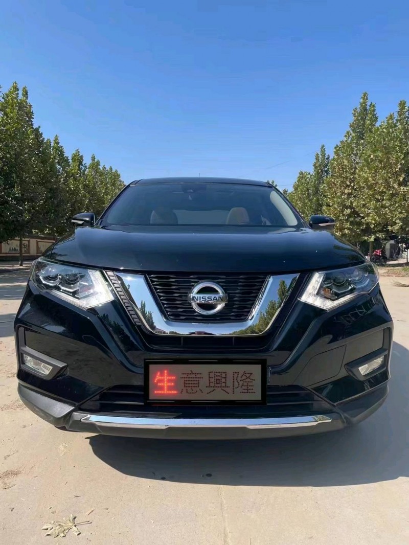 長沙20年日產奇駿1