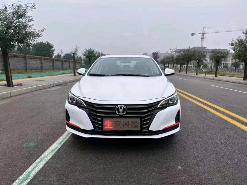 柳州21年長安汽車銳程CC1