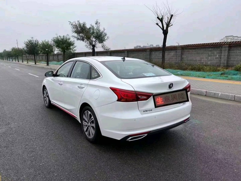 柳州21年長安汽車銳程CC4