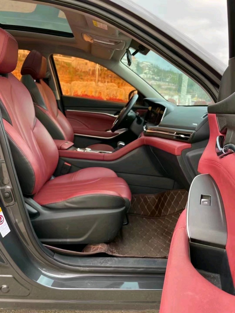 貴陽20年長安汽車CS753
