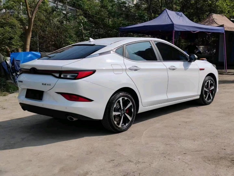 重慶21年江淮思皓A56