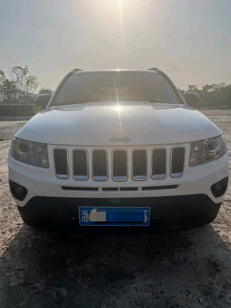 紹興12年Jeep指南者1