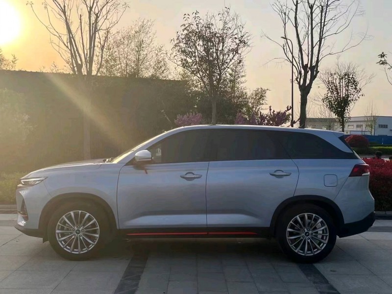 濟寧22年長安汽車歐尚3