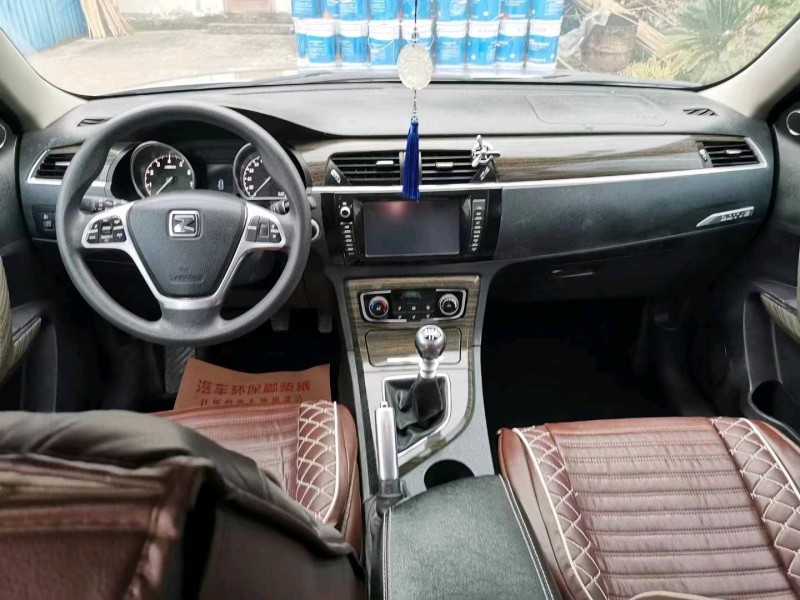 重慶15年眾泰T6005