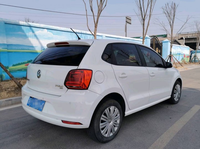 青島17年大眾polo6