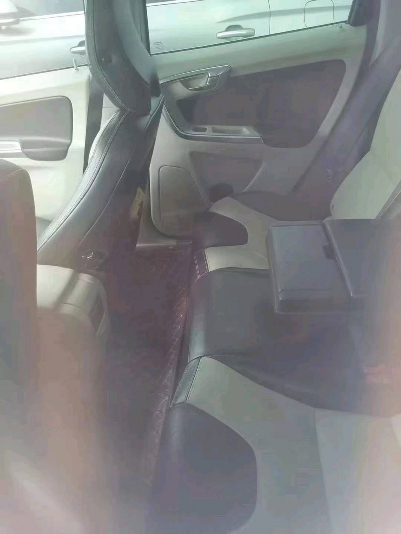 東營12年沃爾沃XC606