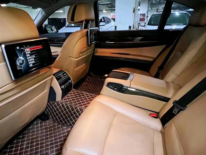 北京13年宝马7系1