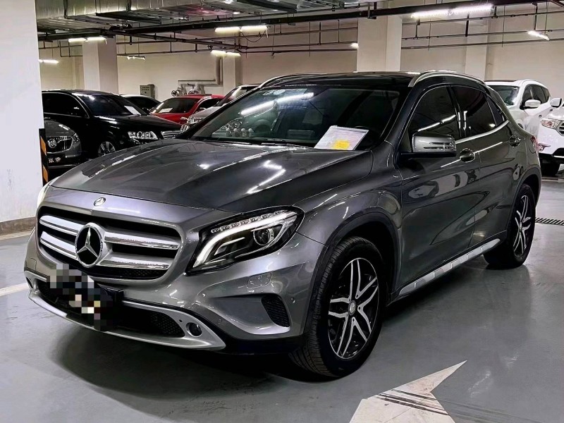 北京16年奔驰GLA2