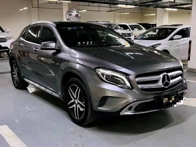 北京16年奔驰GLA3