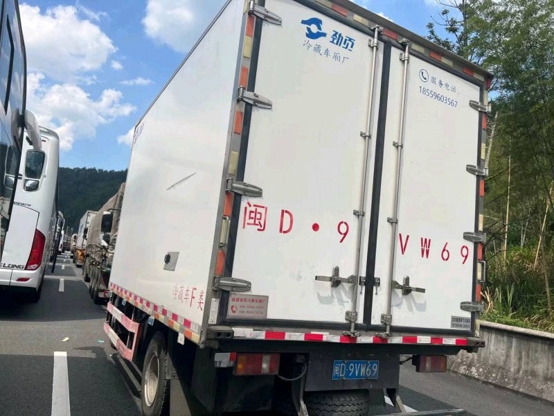 宜昌19年卡車系列重汽豪沃9