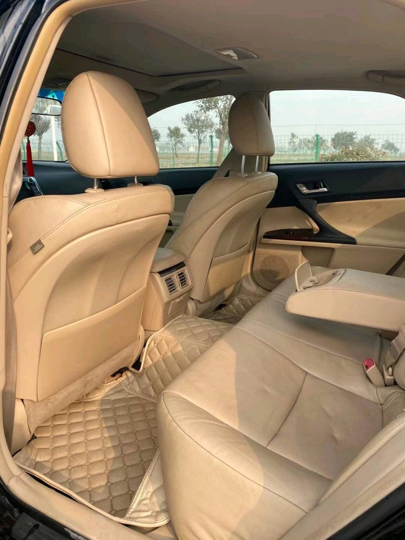 徐州11年丰田锐志5