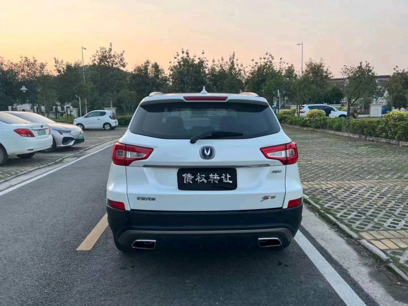 中山19年長安汽車CS754