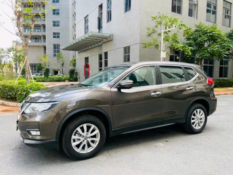 東莞21年日產奇駿3