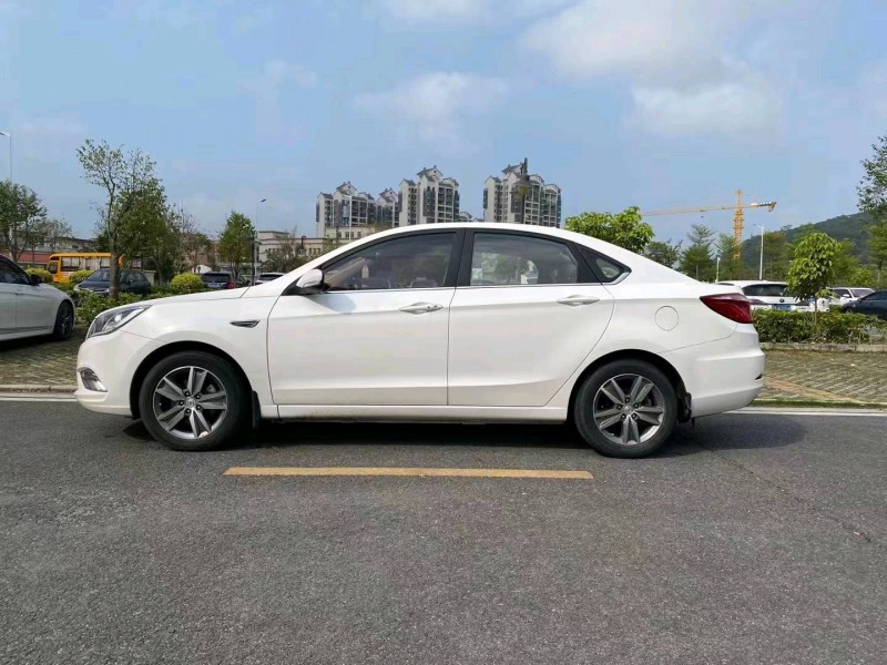 中山17年長安汽車逸動3