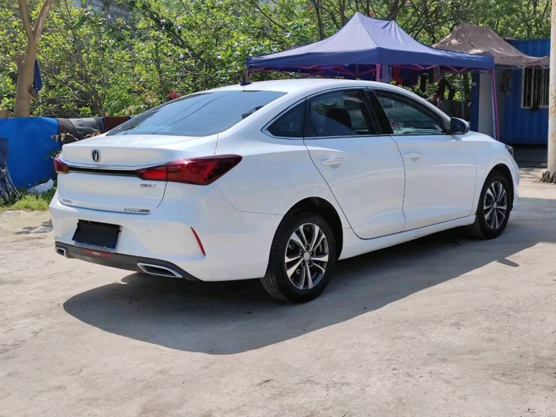 重慶21年長安汽車逸動4