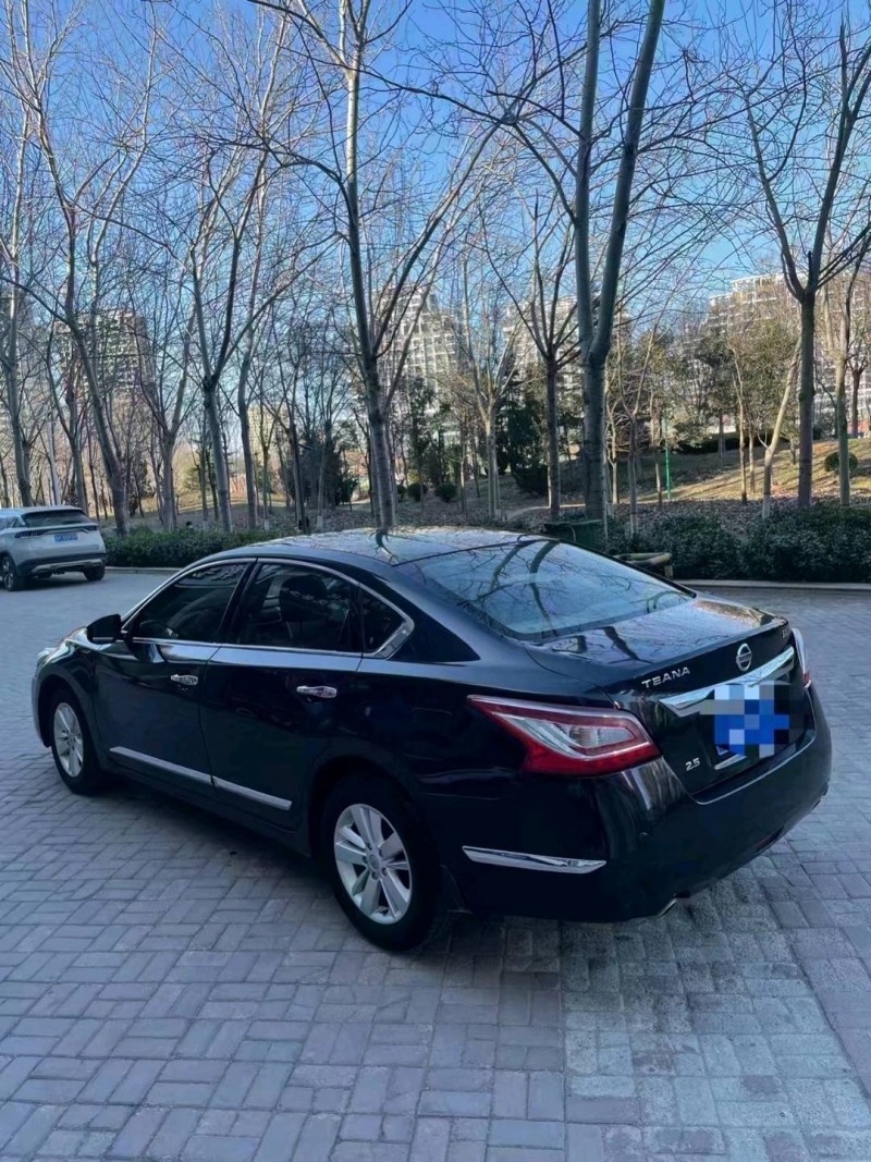 東營13年日產天籟7