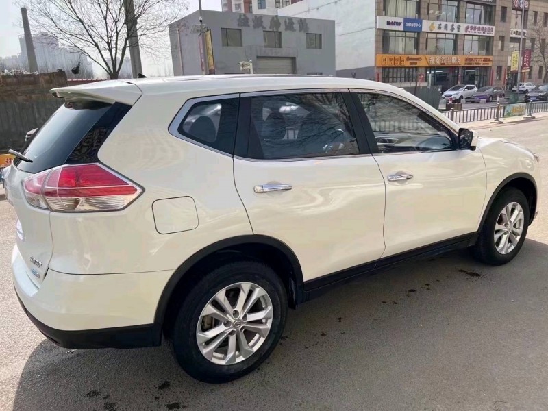 陽泉15年日產奇駿5