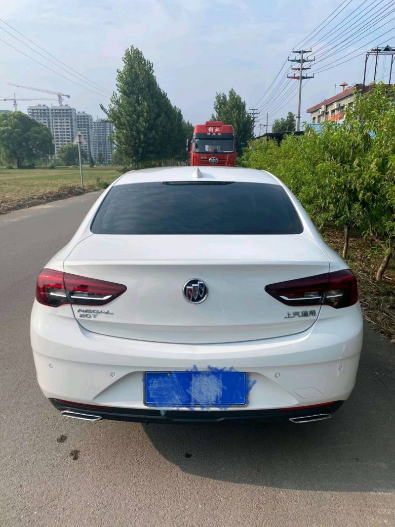 青岛19年别克君威4