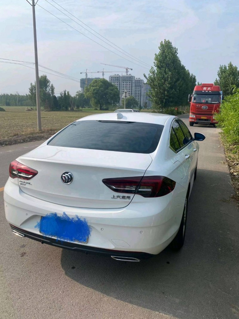 青岛19年别克君威5