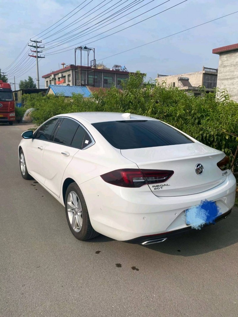 青岛19年别克君威6