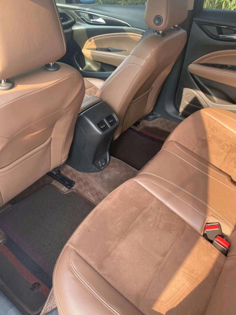 青岛19年别克君威8