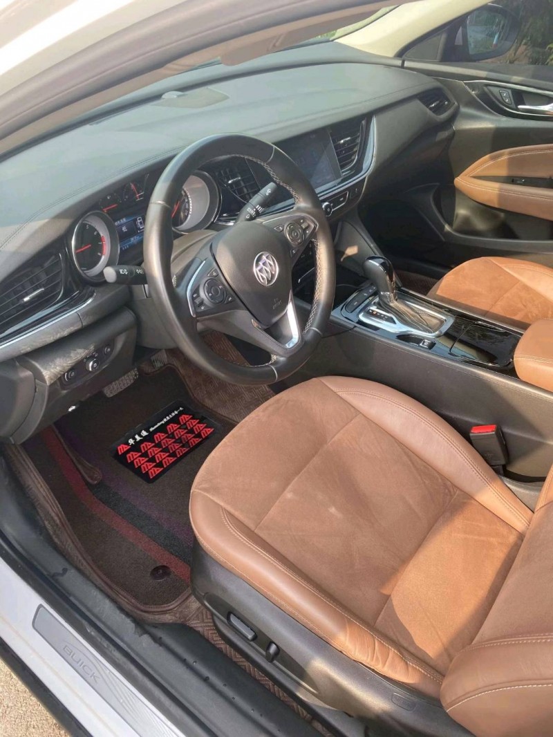 青岛19年别克君威7