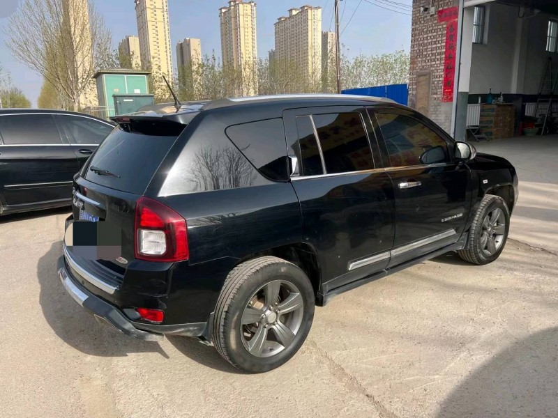陽泉15年Jeep指南者4