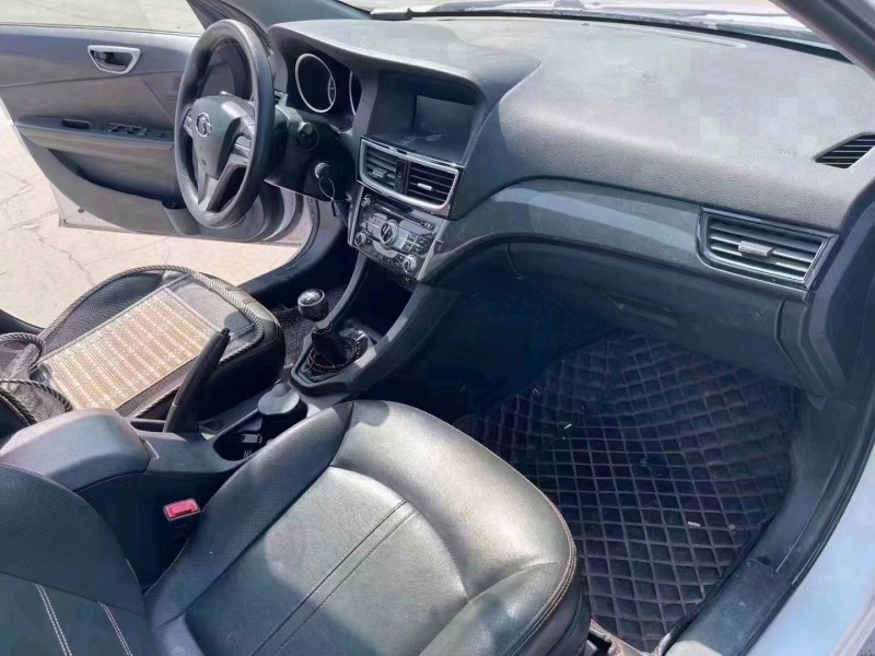 潍坊15年东南汽车V5菱致9