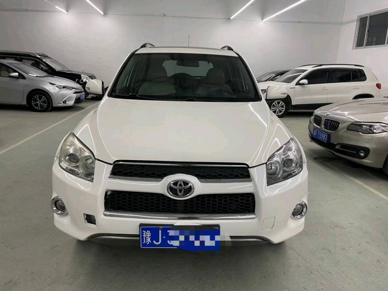 泰安13年豐田RAV41