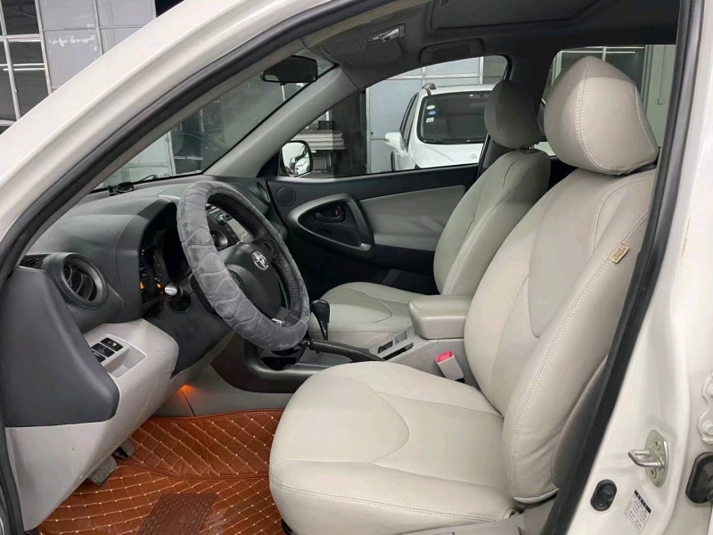 泰安13年豐田RAV47