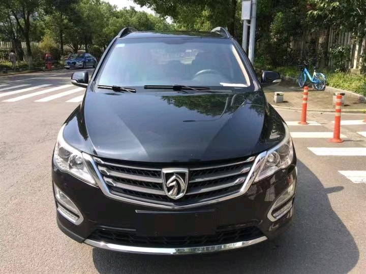 廈門16年寶駿5601