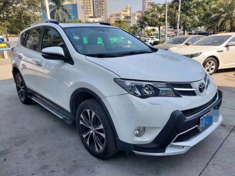 深圳15年豐田RAV43