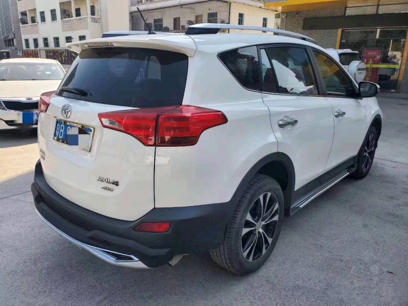 深圳15年豐田RAV48