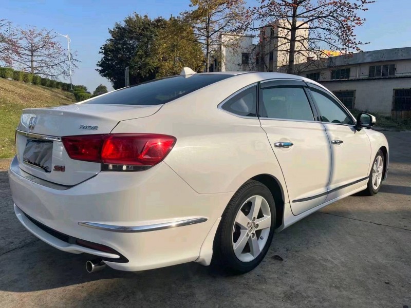 江门17年本田思铂睿9