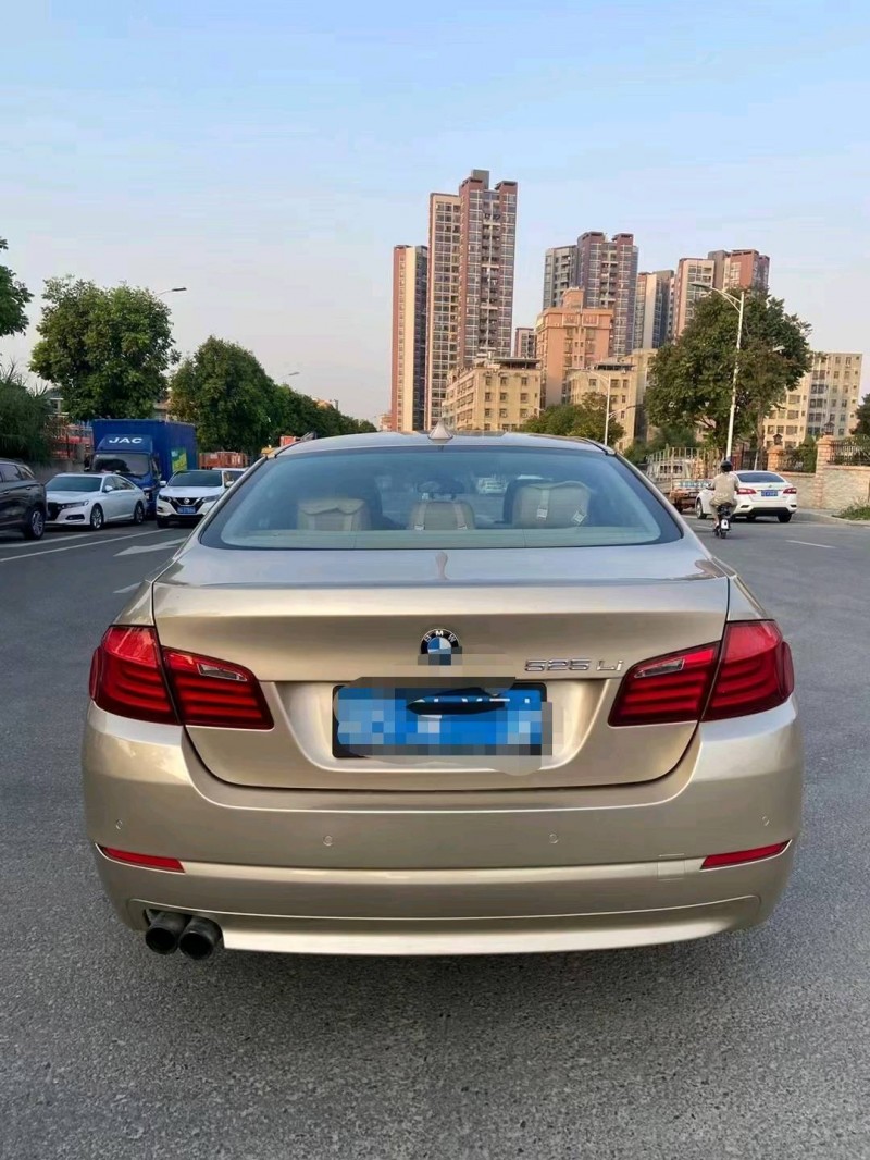 深圳13年寶馬5系2
