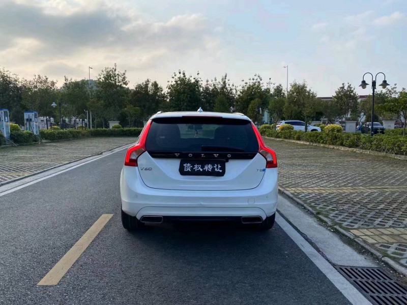 中山17年沃爾沃V608