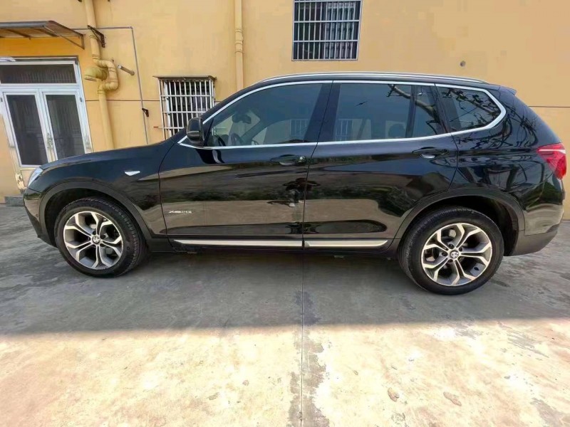 北京16年宝马X36