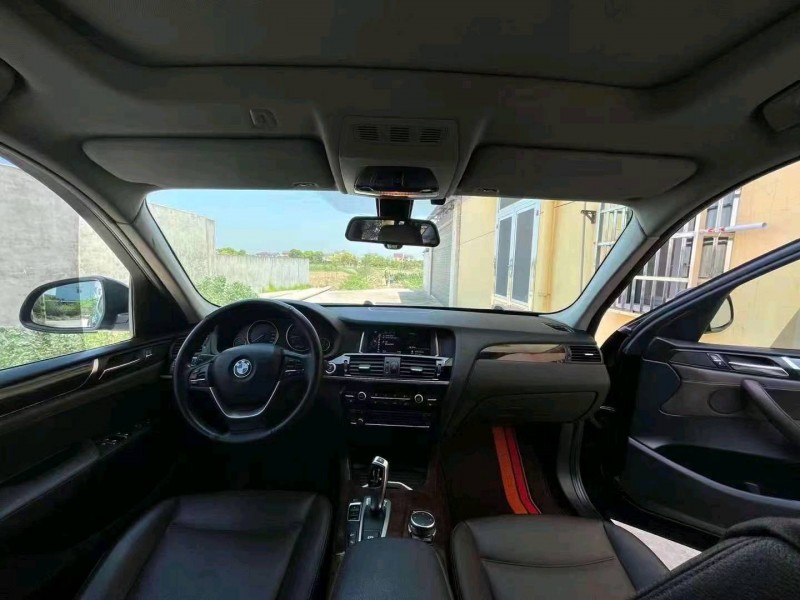 北京16年宝马X38